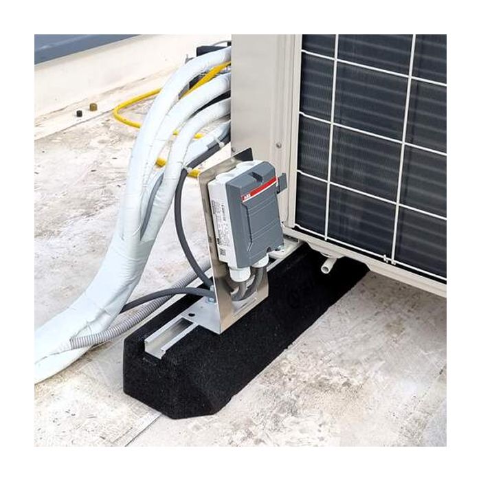 AircoPlate montageplaat inclusief werkschakelaar + voeding-/kabelwartels t.b.v. split-buitenunit